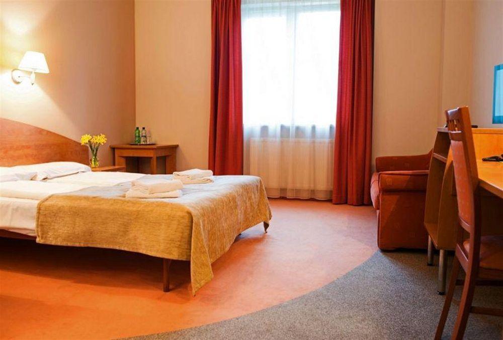 Comfortbiznes Прушкув Экстерьер фото