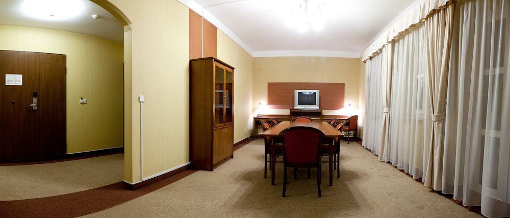 Comfortbiznes Прушкув Экстерьер фото