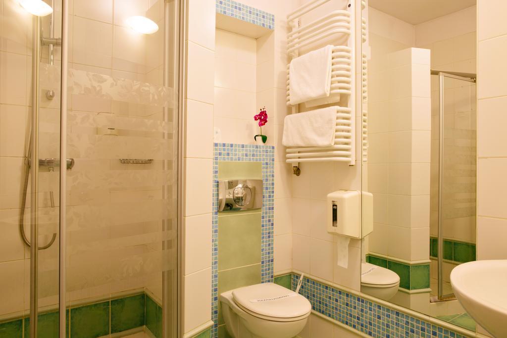 Comfortbiznes Прушкув Экстерьер фото