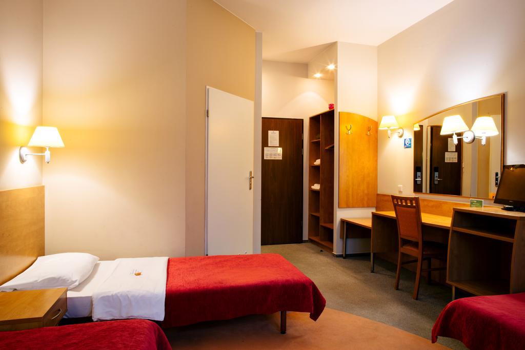 Comfortbiznes Прушкув Экстерьер фото