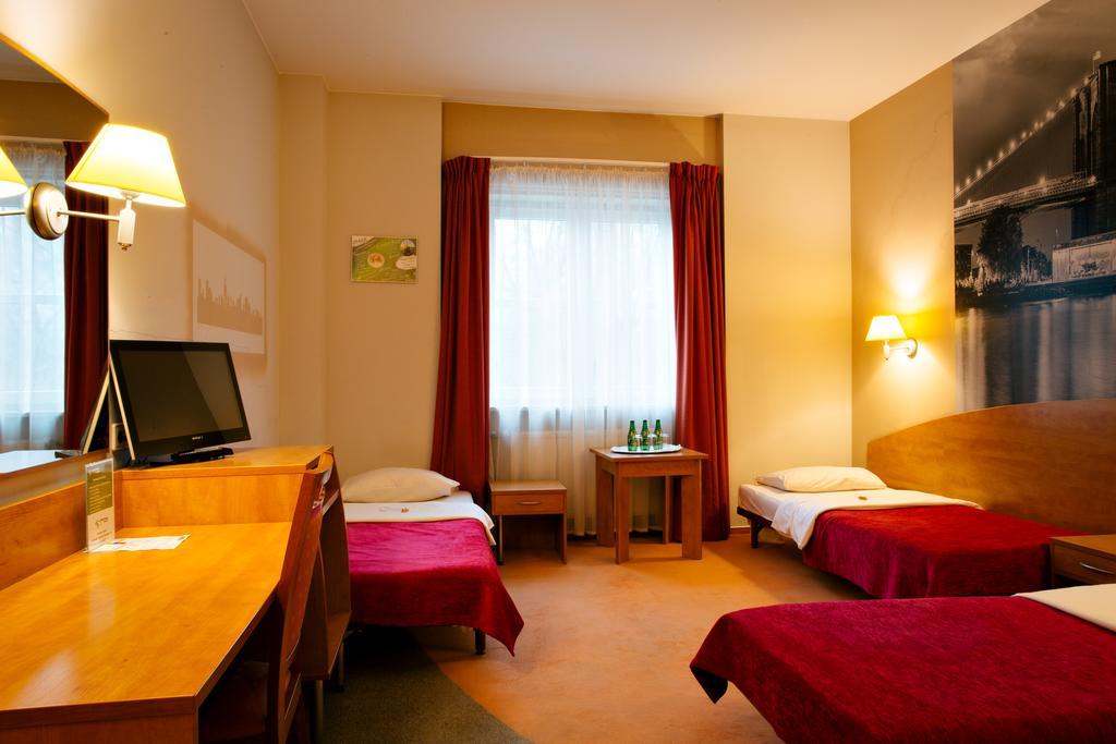 Comfortbiznes Прушкув Экстерьер фото