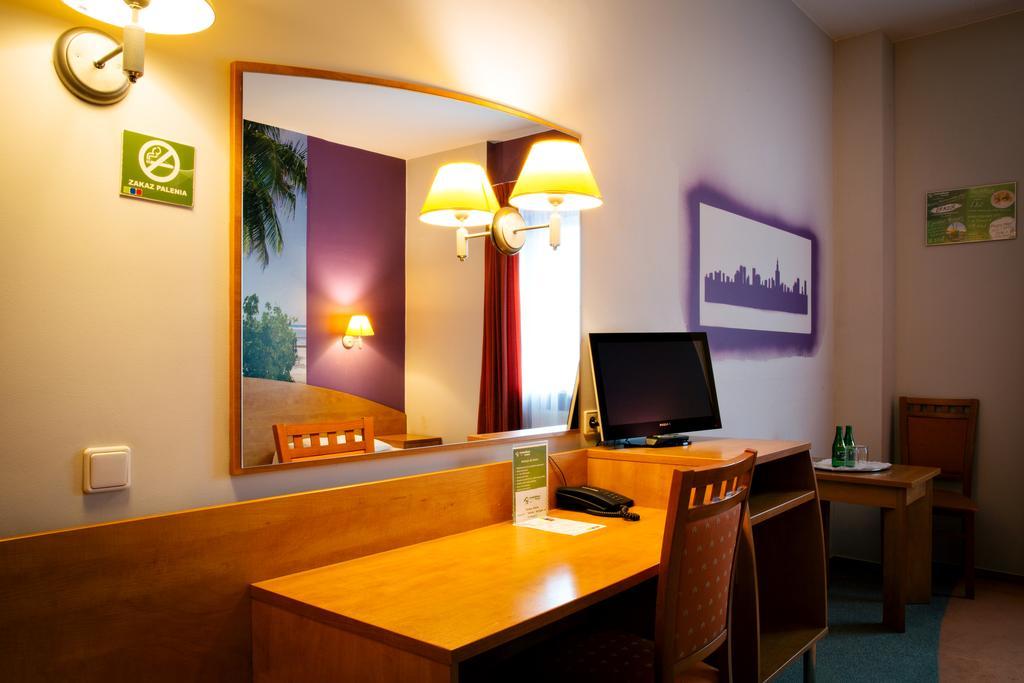 Comfortbiznes Прушкув Экстерьер фото