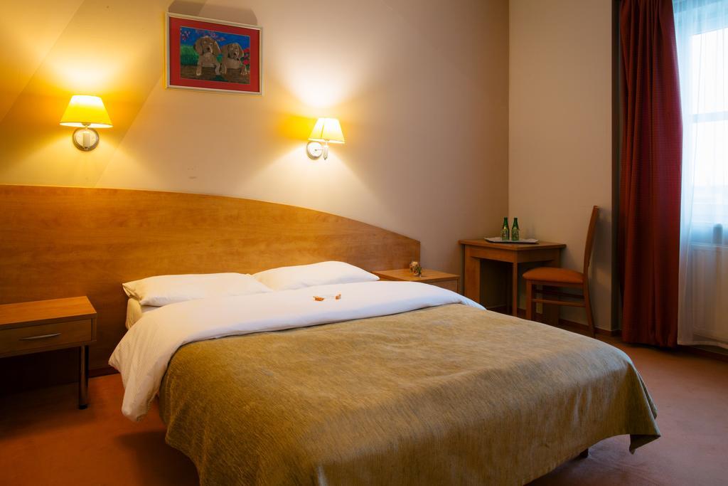 Comfortbiznes Прушкув Экстерьер фото